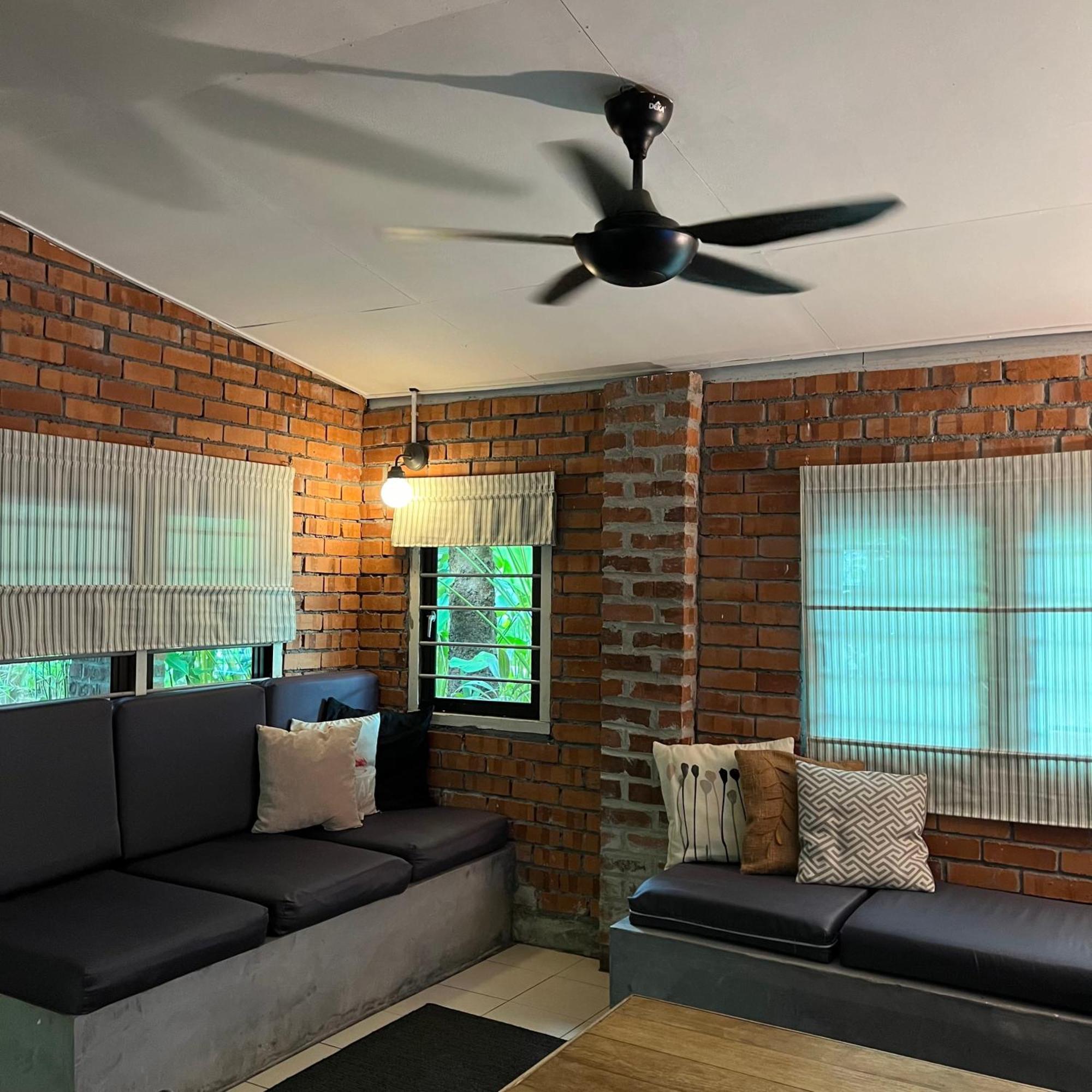 Kutum'S Wooden House - Private Pool, Breakfast & Cafe Villa Langkawi Bagian luar foto